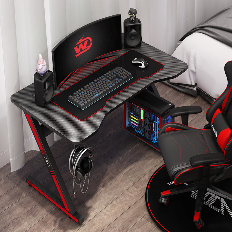 Bureau gaming stable et design minimaliste pour setup moderne
