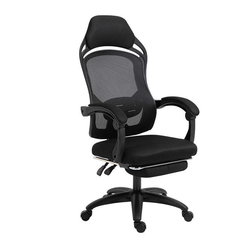 Design moderne de la chaise ergonomique noire ORDE avec repose pied sur fond blanc