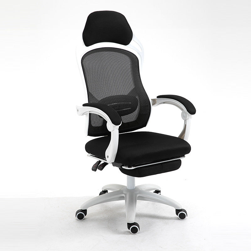 Chaise ergonomique blanche avec assise confortable et accoudoirs
