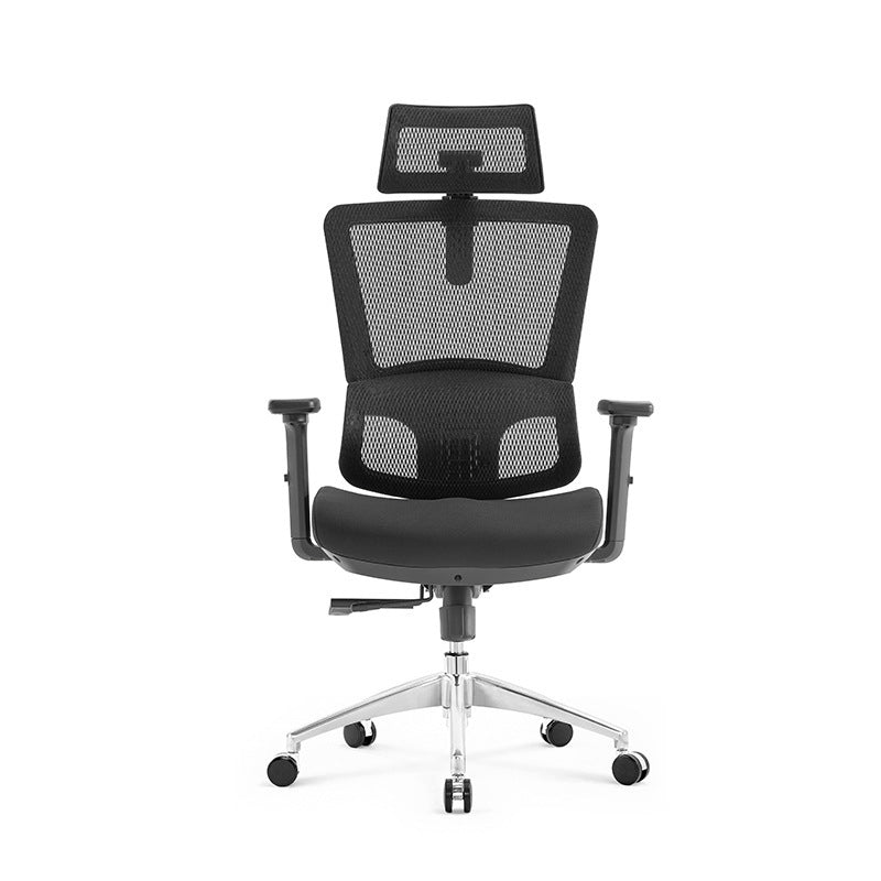  Fauteuil TAKI noir à dossier haut, appuie-tête réglable et accoudoirs 3D, vue de trois quarts